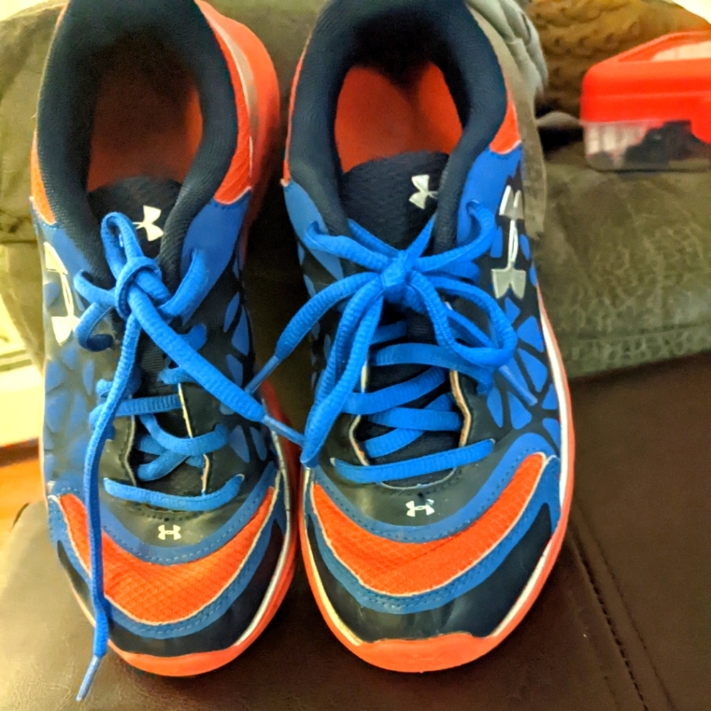 Under Armour Boy's sneakers